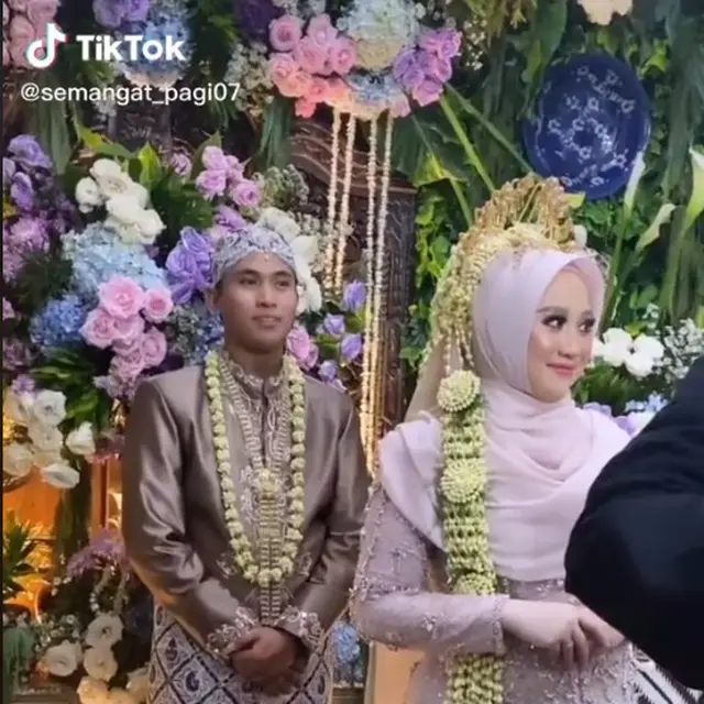 Resmi Menikah, Ini 6 Momen Pernikahan Atiatul Muqtadir 'Fathur' Mantan Ketua BEM UGM