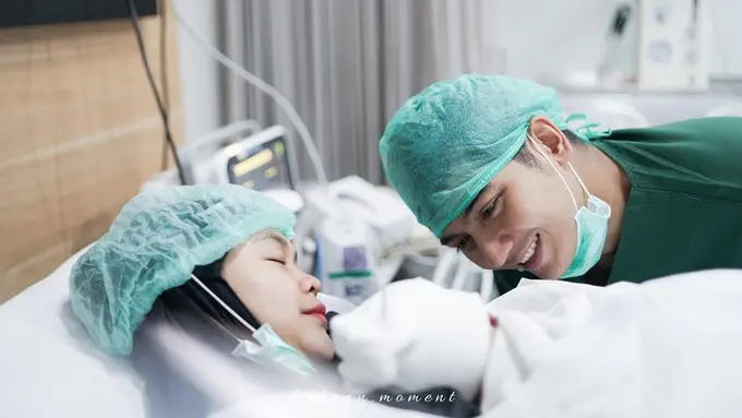 [Fimela] Ria Ricis Melahirkan