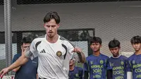 Klub Irlandia Utara Carrick Rangers FC Kunjungi Persita Tangerang: Fokus Pengembangan Talenta Muda