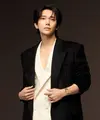 Kolaborasi ini diperkenalkan melalui seri wawancara eksklusif The Hour Before, yang menyoroti kesamaan nilai antara sang idola K-Pop dan Maison legendaris tersebut, terutama dalam hal seni, presisi, serta dedikasi terhadap keahlian. [dok/ Jaeger-LeCoultre].