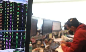 Layar komputer menunjukkan Indeks Harga Saham Gabungan (IHSG) di Jakarta, Kamis (9/9/2021). IHSG Bursa Efek Indonesia (BEI) pada Kamis sore ditutup menguat 42,2 poin atau 0,7 persen ke posisi 6.068,22 dipicu aksi beli oleh investor asing. (Liputan6.com/Angga Yuniar)