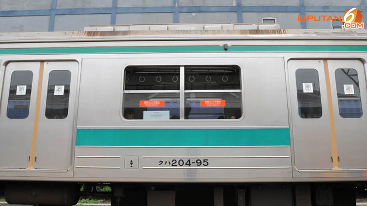 gerbong-kereta-131105b.jpg