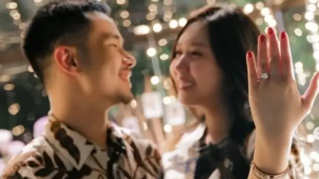 Model Cincin Tunangan Seleb dan Artis, Cocok untuk Acara Spesial di Tahun 2024