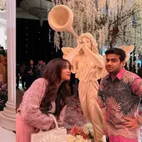 Potret para seleb kondangan Vior - Vincent (credit: instagram/attahalilintar/fuji_an)