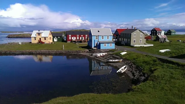 Flatey Island (sumber: Arctic Adventures)
