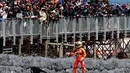 Jorge Lorenzo memastikan gelar juara dunia 250cc tahun 2007 di GP Australia yang berlangsung di Sirkuit Phillip Island, Australia, (14/10/2007). (AFP Photo/Greg Wood)