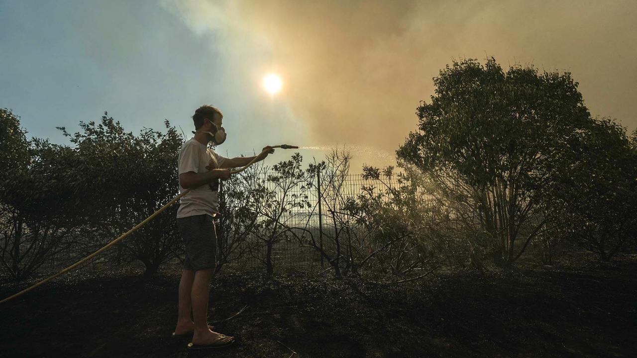FOTO: Gelombang Panas Picu Kebakaran  Hutan Hebat di Perancis