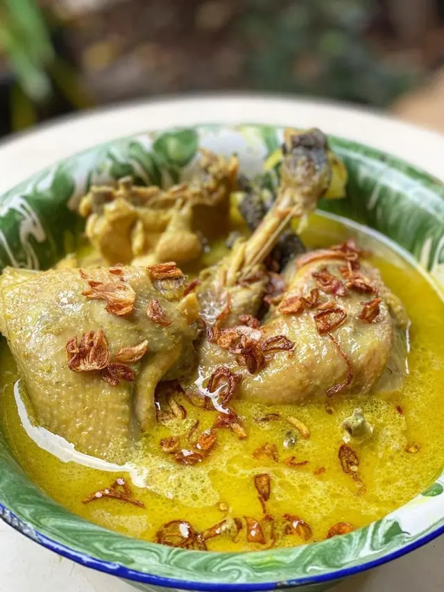 Semangkuk kare ayam