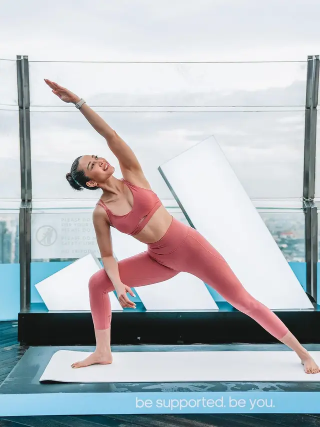 Andrea Dian lakukan olahraga pilates (Instagram/andreadianbimo)