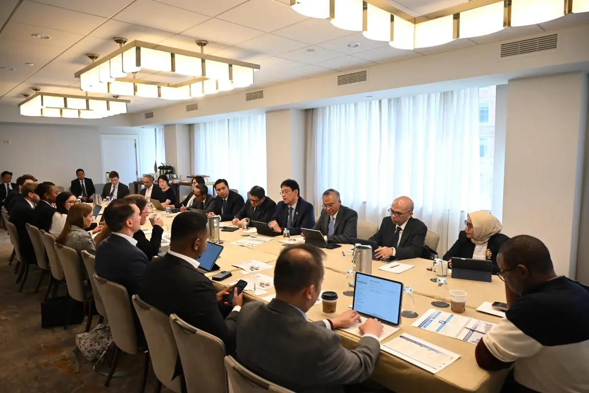 Menkeu Purbaya Yudhi Sadewa bertemu dengan IMF, Bank Dunia, lembaga pemeringkat internasional, serta 18 lembaga investasi global di Washington, DC, Amerika Serikat. (Foto: Bakom RI)