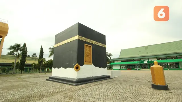 Ka'bah Asrama Haji Embarkasi Banjarmasin di Banjarbaru