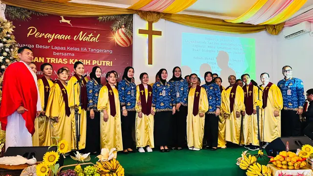 Warga binaan dan pegawai Lapas Kelas IIA Tangerang, Banten, merayakan natal dengan penuh haru dan khidmat pada tahun 2025 (Istimewa)
