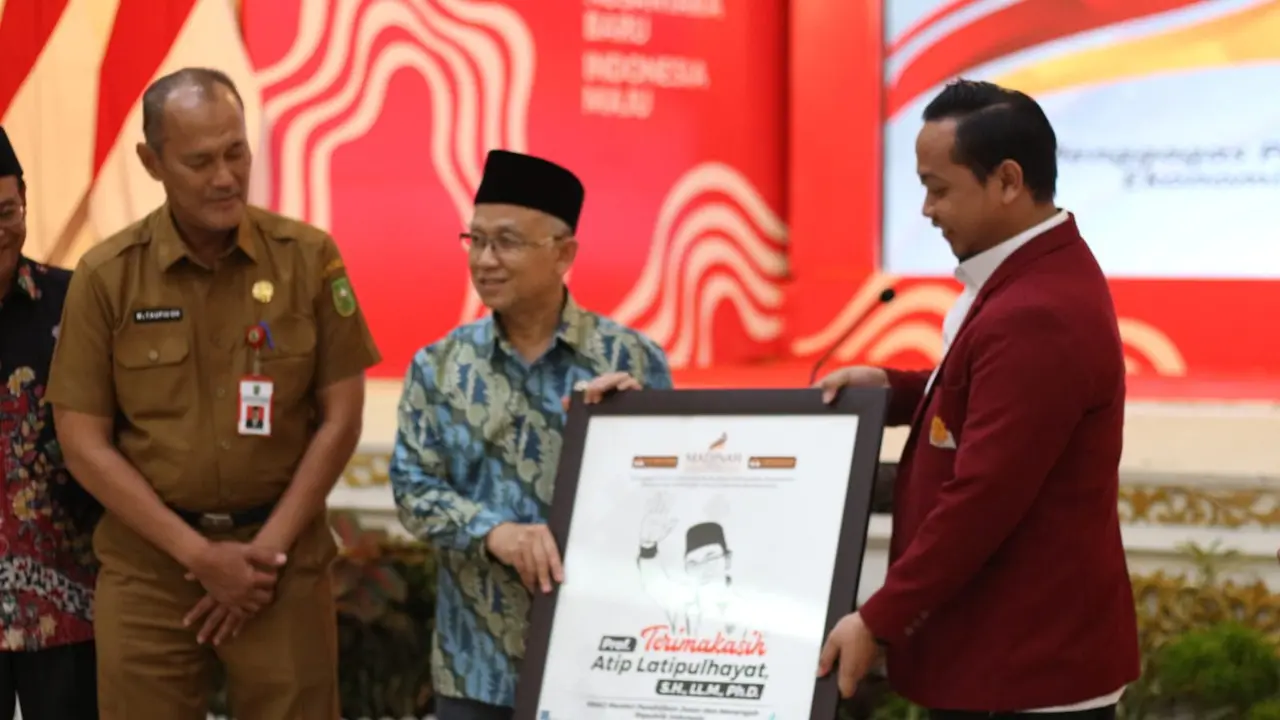 Wamen Dikdasmen Atip Latifulhayat hadir sebagai Keynote Speaker dalam acara kaderisasi Masa Dinamisasi dan Aktualisasi Kader Hima Persis (Madinah).