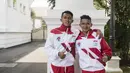 Pemain Timnas Indonesia U-22, Febri Hariyadi dan Gian Zola, menghadiri pelepasan kontingen di Istana Negara, Jakarta, Senin (7/8/2017). Para atlet Indonesia akan mengikuti SEA Games 2017 Malaysia pada 19-30 Agustus. (Bola.com/Vitalis Yogi Trisna)