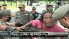 Bulan tertib trotoar diwarnai aksi protes pemilik kendaraan di kawasan Kebayoran Lama, Jakarta Selatan.