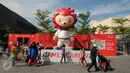 Warga Singapura bersiap menyambut perhelatan olahraga se Asia Tenggara, Sea Games 2015 pada 5-16 Juni 2015. Maskot Sea Games 2015, Nila ditampilkan dalam Sea Games Carnival, Senin (1/6/2015). (Liputan6.com/Helmi Fithriansyah)