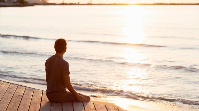 Ilustrasi sendiri, merenung, berpikir, tenang, kalem