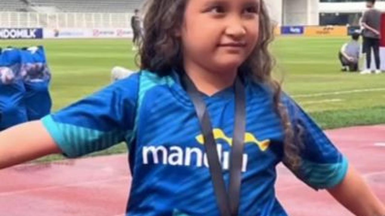 Temani Ernando saat Masuk Lapangan<br>