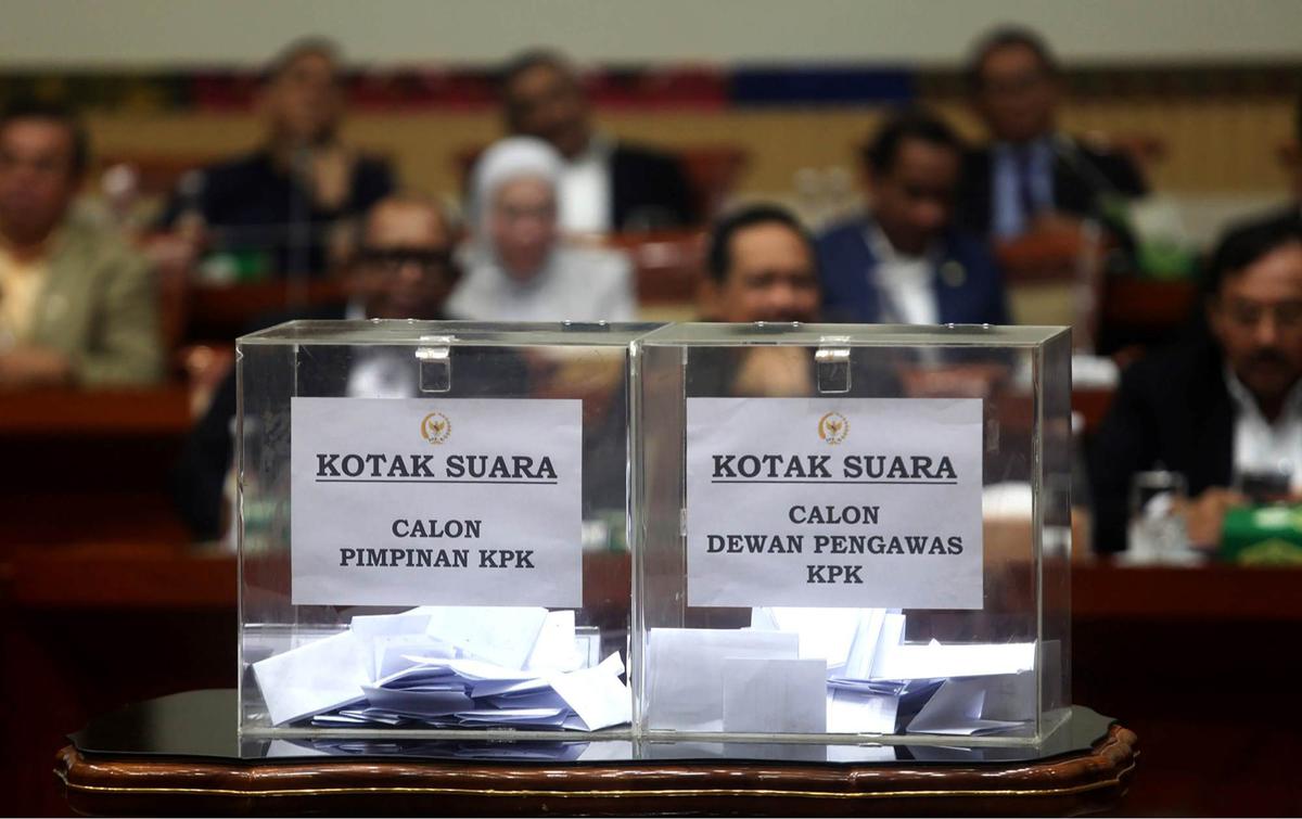 Anggota DPR voting pemilihan dan penetapan Capim KPK