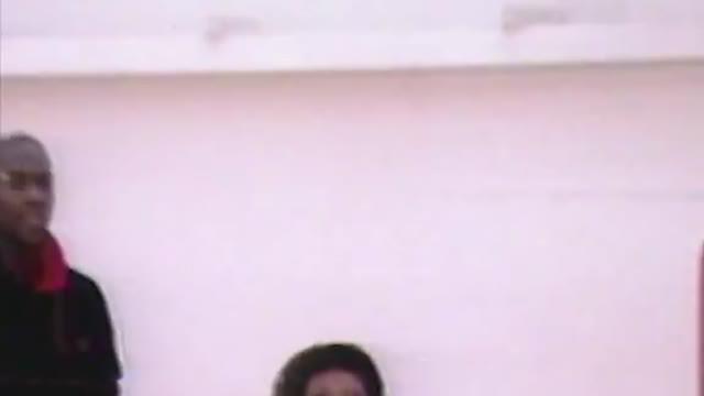 Berita video tayangan komedi ketika legenda NBA dan Chicago Bulls, Michael Jordan, terlihat kalah hebat dari sang ibu.