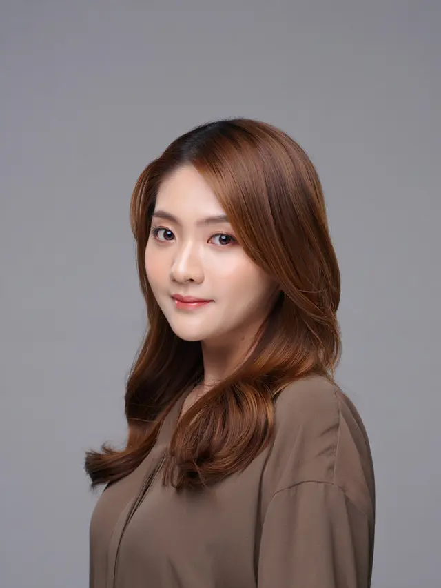 Warna Rambut Agar Terlihat Muda dan Kulit Cerah