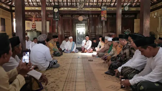 Para Kiai, Ulama dan Masyayikh siap membantu memenangkan calon presiden Ganjar Pranowo di Pemilihan Presiden (Pilpres) 2024 mendatang. Hal itu sebagaimana diungkapkan Pengasuh Ponpes Al Asy’ariah Wonosobo KH Atho’illah Asy’ari usai menghadiri silahturahm