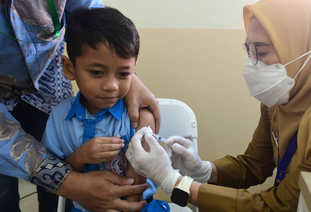 FOTO:  Antusias Murid SD Ikuti Cek Pemeriksaan Gratis di Sekolah