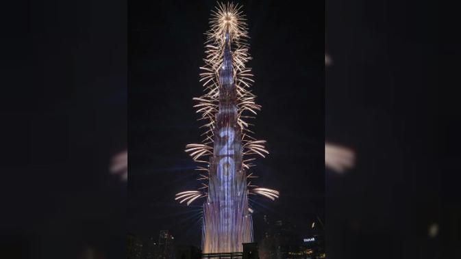 Kembang api malam tahun baru 2019 di Burj Khalifa, Dubai (AFP PHOTO)