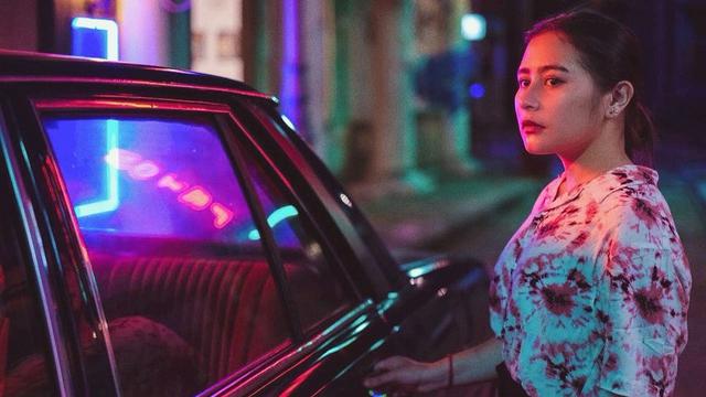 7 Potret Prilly Latuconsina di Yogyakarta, Syuting Series Baru