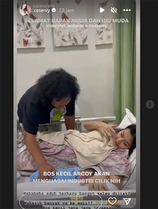 Pria kelahiran Jakarta 26 tahun silam itu juga mengucapkan rasa terima kasih kepada sang istri yang selalu merawat sang buah hati selama dalam kandungan. Marshel seakan tak mau jauh-jauh dari anak pertamanya. [Instagram/ceseniy]