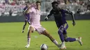 Messi mencetak dua gol dalam kemenangan 3-1 Inter Miami atas Orlando City dalam laga bertajuk Derby Florida ini. (AP Photo/Rebecca Blackwell)