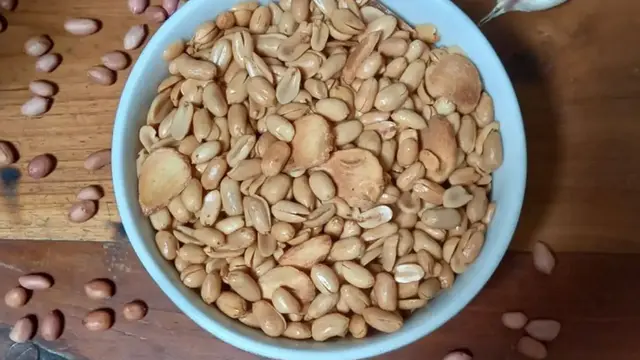 Resep Kacang Bawang Renyah Tahan Lama untuk Lebaran