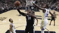 LaMarcus Aldrige (no 12) memimpin Spurs kalahkan Warriors pada laga NBA (AP)