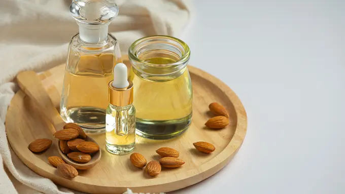 Minyak almond