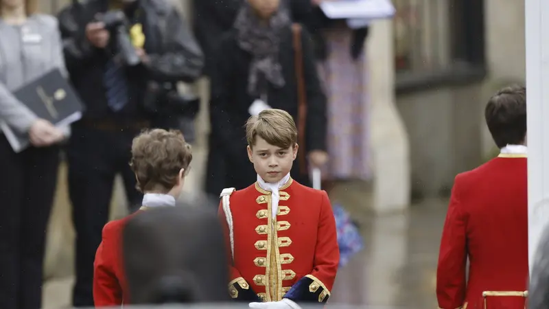 Pangeran George di penobatan Raja Charles (Jamie Lorriman/Pool Photo via AP)