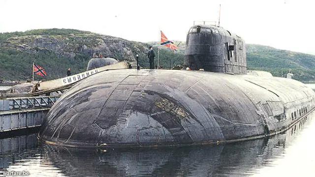kursk-kapal-terbesar-131312c.jpg
