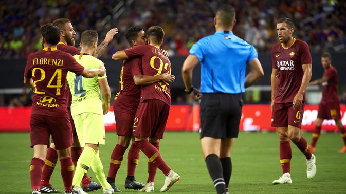Selebrasi Pemain AS Roma Saat Kalahkan Barcelona (AFP)
