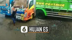 Baru-baru ini video viral hujan es guyur salah satu wilayah di daerah Sumatera Utara. Kejadian ini terjadi sekitar 30 menit.