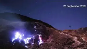 Blue Fire Muncul di Kawah Manuk, Badan Geologi Ingatkan Ancaman Gas Beracun