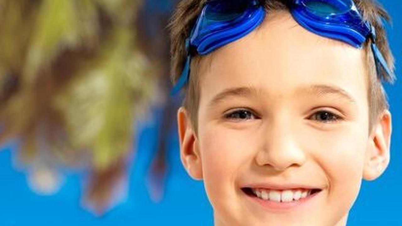 Sinar matahari mengandung sinar ultraviolet (UV) yang dapat merusak kulit. Kulit bayi dan anak-anak lebih sensitif terhadap efek buruk dari sinar UV ini. Jadi, kapan sebaiknya anak-anak mulai menggunakan sunblock?