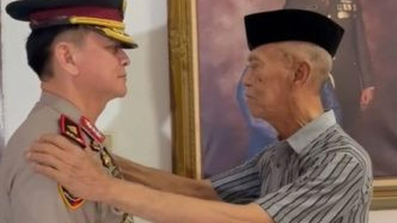 Brigjen Deni Dharmapala Kunjungi Ayah<br>