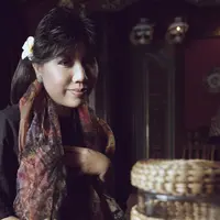 Bukan hanya lulusan SMP, lewat panggilan seorang MC juga Anne Avantie pun menjadi designer kenamaan Indonesia yang mendunia lewat karyanya. (Foto by Deki Prayoga/Bintang.com, Digital Imaging by Muhammad Iqbal Nurfajri/Bintang.com)