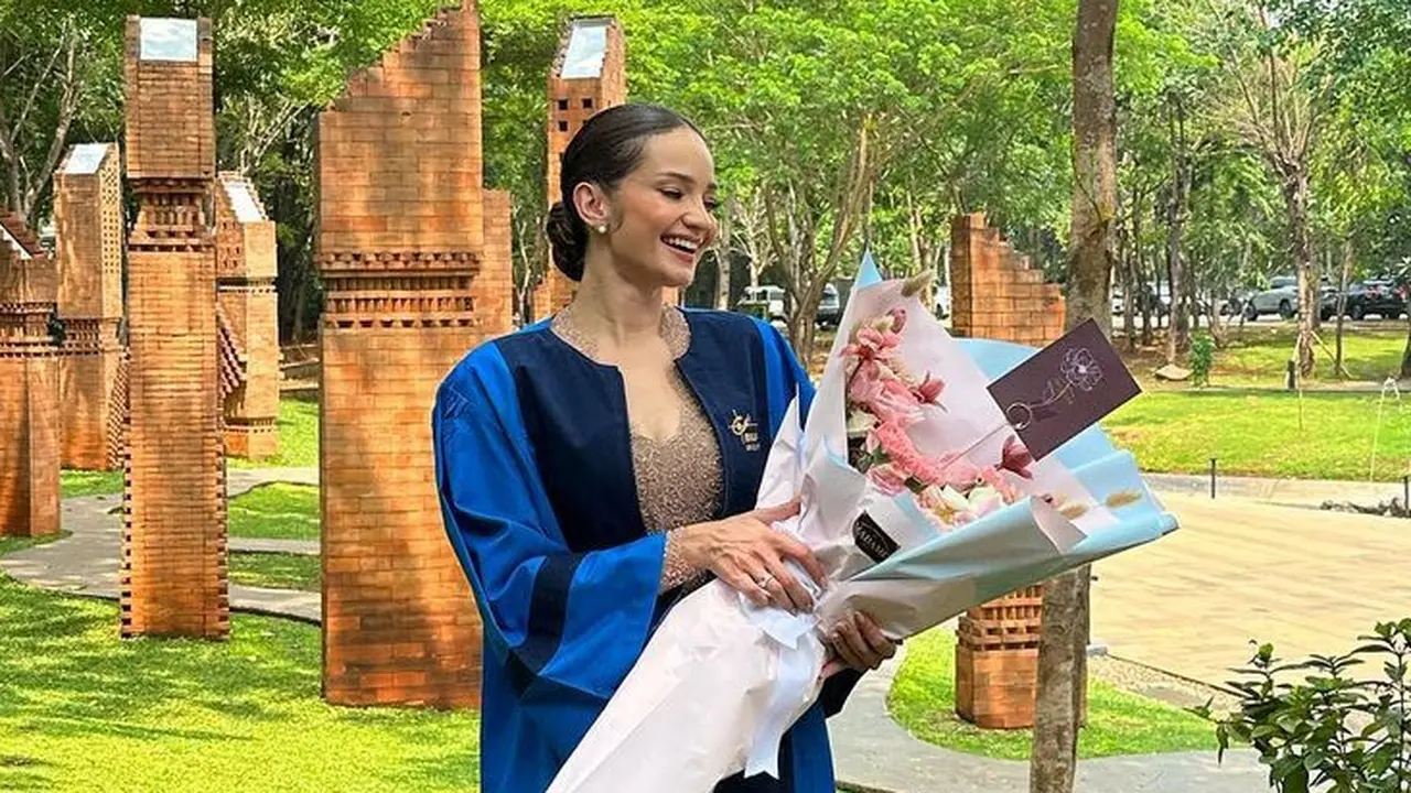 wisuda rambut