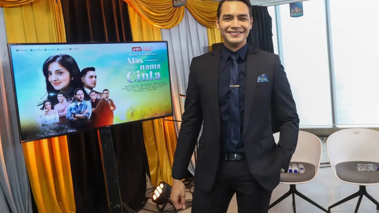 Jonas Rivanno beradu peran dengan Sarah Samantha di sinetron Atas Nama Cinta.