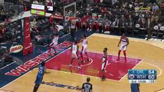 John Walls turun 25 poin dan 10 assist dalam kemenangan melawan Magic 117-109.