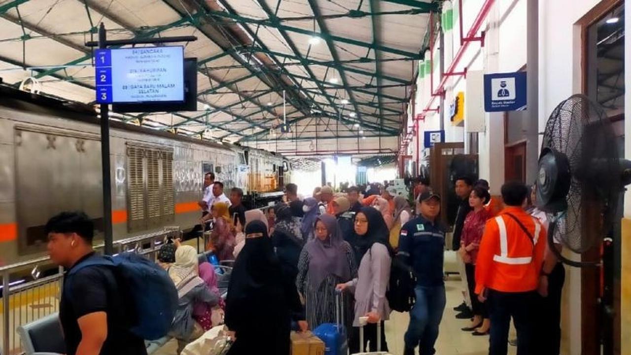 KAI Daop 7 Madiun Sukses Layani 357 Ribu Penumpang Selama Angkutan Nataru 2025/2026