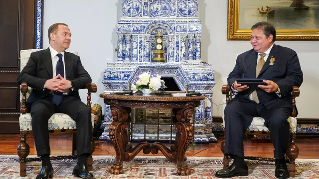 Menko Bidang Perekonomian Airlangga Hartarto berkesempatan untuk melakukan pertemuan khusus dengan Wakil Ketua Dewan Keamanan Nasional Federasi RusiaH.E. Dmitry Medvedev. (Foto: Kemenkoperekonomian)