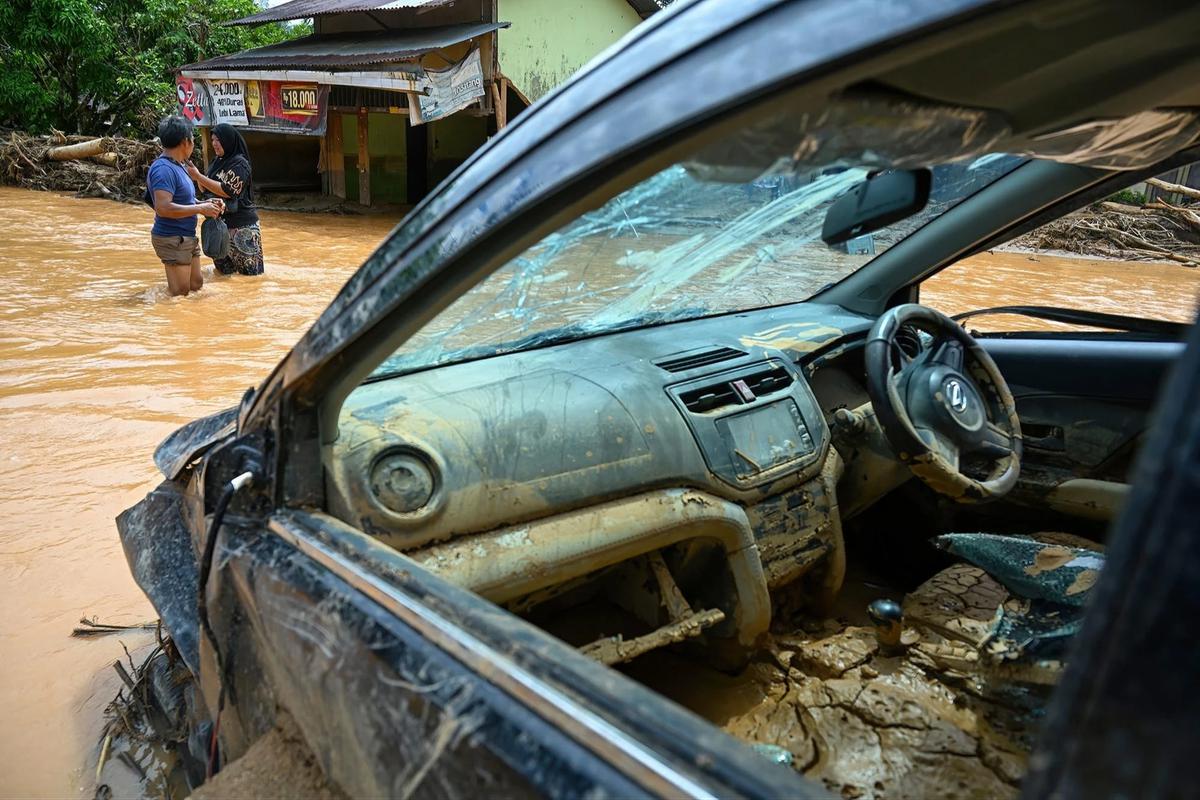 FOTO: Wilayah Masih Tergenang, Situasi Paska Banjir Bandang  di Tapanuli Tengah Belum Pulih