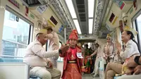 Dalam memperingati Hari Pahlawan Nasional, PT Kereta Api Indonesia (KAI) mengadakan acara unik bertajuk "Melangkah Bersama LRT Jabodebek, Inspirasi Pahlawan" (dok: LRT Jabodebek)