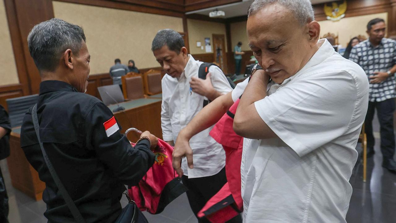 FOTO: Dua Eks Pejabat Pertamina Divonis 6 Tahun dalam Kasus Korupsi Tata Kelola Minyak Mentah Pertamina